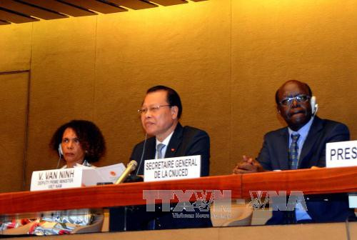 越南政府副总理武文宁在日内瓦密集会见各国际组织领导人 ảnh 2 越南政府副总理武文宁在日内瓦密集会见各国际组织领导人 ảnh 2