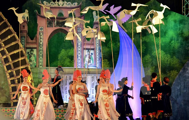 2015年第九届越南东北地区各民族文化体育与旅游节正式开幕 ảnh 1 2015年第九届越南东北地区各民族文化体育与旅游节正式开幕 ảnh 1