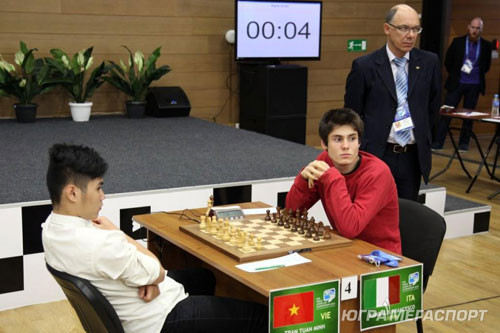 越南棋手有机会闯进2015年世界青年国际象棋锦标赛10强 ảnh 1 越南棋手有机会闯进2015年世界青年国际象棋锦标赛10强 ảnh 1