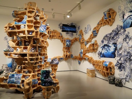 “YuYu越南的蓝色”越-美美术展亮相河内 ảnh 1