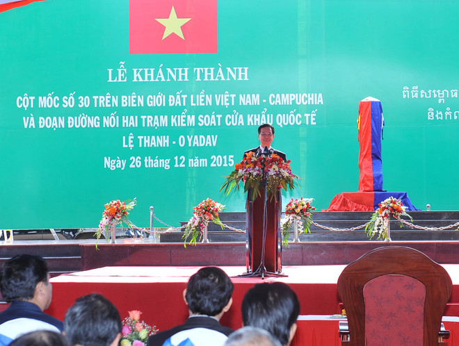 越南总理和柬埔寨首相出席越柬陆地边界界碑落成典礼 ảnh 2 越南总理和柬埔寨首相出席越柬陆地边界界碑落成典礼 ảnh 2