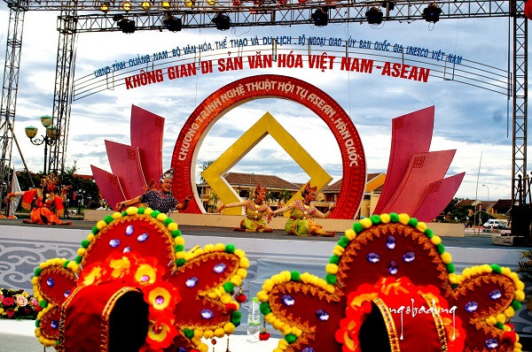 越南努力同东盟各国携手构建多样化中求统一的东盟文化 ảnh 3 越南努力同东盟各国携手构建多样化中求统一的东盟文化 ảnh 3