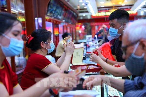 4月25日上午越南国内黄金价格下降35万越盾 ảnh 1 4月25日上午越南国内黄金价格下降35万越盾 ảnh 1