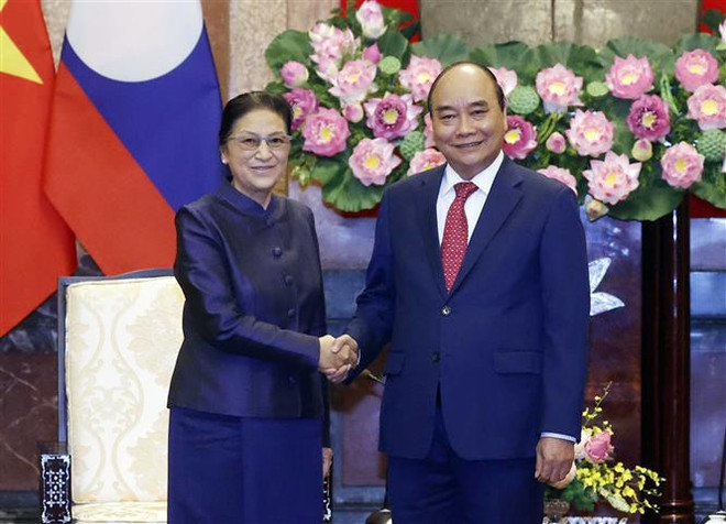 越南国家主席阮春福会见老挝国家副主席巴妮·雅陶都 ảnh 1 越南国家主席阮春福会见老挝国家副主席巴妮·雅陶都 ảnh 1