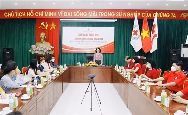 越南红十字会着力在“人道主义月”内帮扶支持百万贫困者 ảnh 1