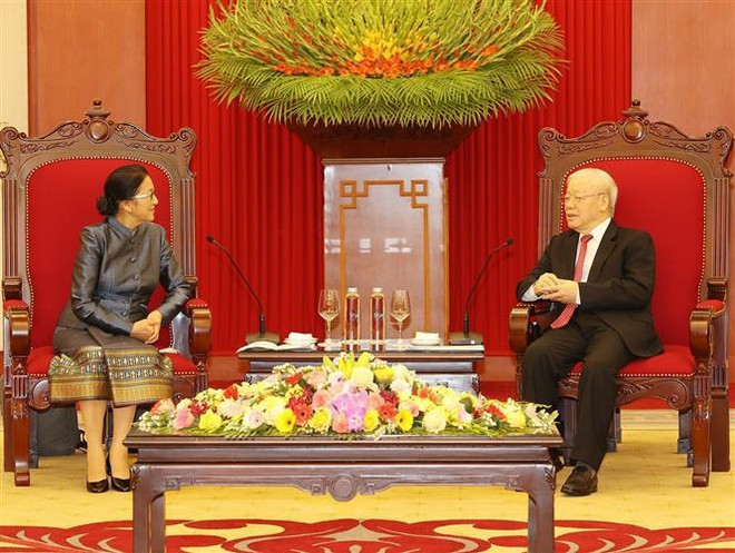 越共中央总书记阮富仲会见老挝国家副主席巴妮·雅陶都 ảnh 1 越共中央总书记阮富仲会见老挝国家副主席巴妮·雅陶都 ảnh 1