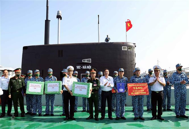 走访慰问长沙岛县军民并向他们送上慰问品 ảnh 1 走访慰问长沙岛县军民并向他们送上慰问品 ảnh 1