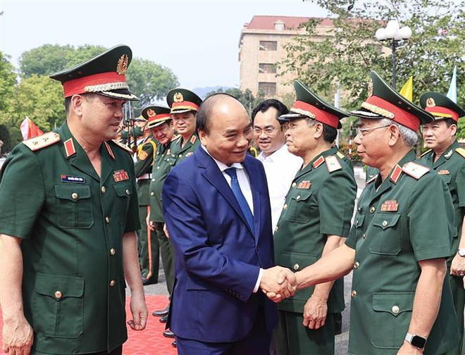 越南国家主席阮春福视察第一军区 ảnh 1 越南国家主席阮春福视察第一军区 ảnh 1