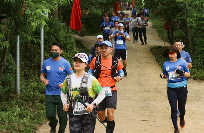 “探索PaVi古石路”马拉松比赛首次在莱州省举行 ảnh 1 “探索PaVi古石路”马拉松比赛首次在莱州省举行 ảnh 1