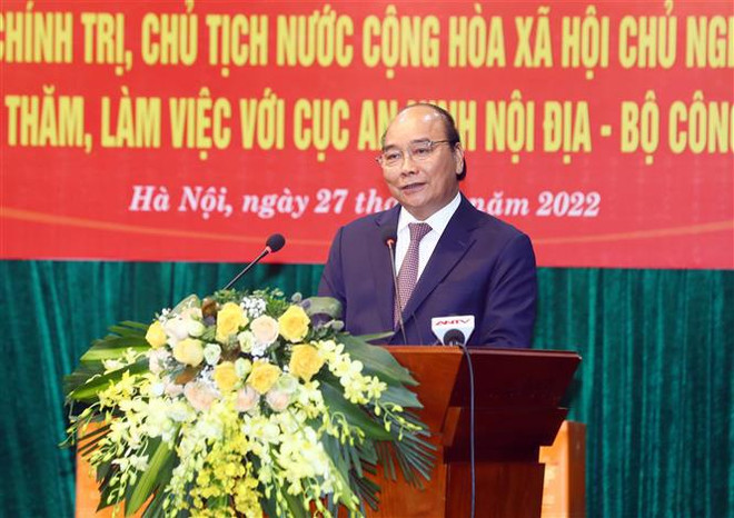 国家主席阮春福探访公安部国内安全局 ảnh 2 国家主席阮春福探访公安部国内安全局 ảnh 2