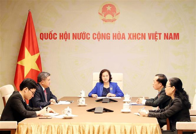 国会主席阮氏金银与老挝国会主席巴妮举行电话会谈 ảnh 1 国会主席阮氏金银与老挝国会主席巴妮举行电话会谈 ảnh 1