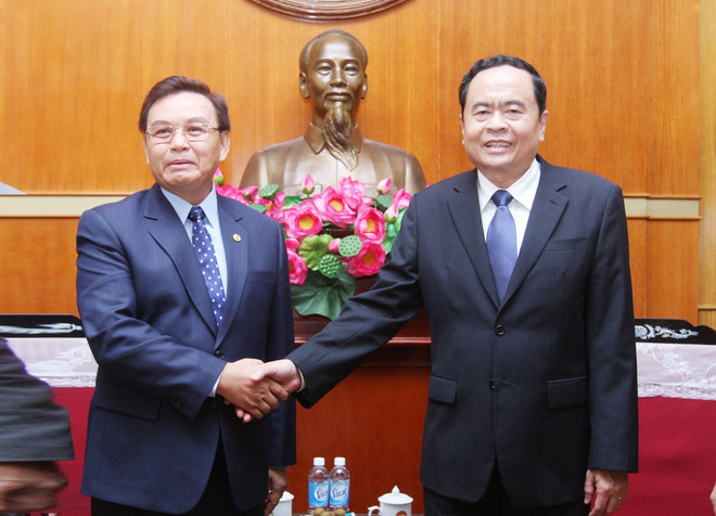 越南祖国阵线与老挝建国阵线的合作关系不断走向深入 ảnh 1