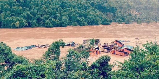 越南北部和北中部地区山区省份暴雨洪水导致14人死亡 4人失踪 ảnh 1 越南北部和北中部地区山区省份暴雨洪水导致14人死亡 4人失踪 ảnh 1