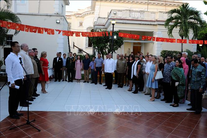 越南国庆73周年:越南经济社会发展成就获国际友人高度评价 ảnh 1 越南国庆73周年:越南经济社会发展成就获国际友人高度评价 ảnh 1