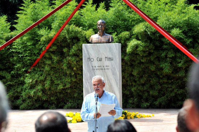 古巴领袖菲德尔·卡斯特罗访问越南45周年纪念活动在哈瓦那举行 ảnh 1