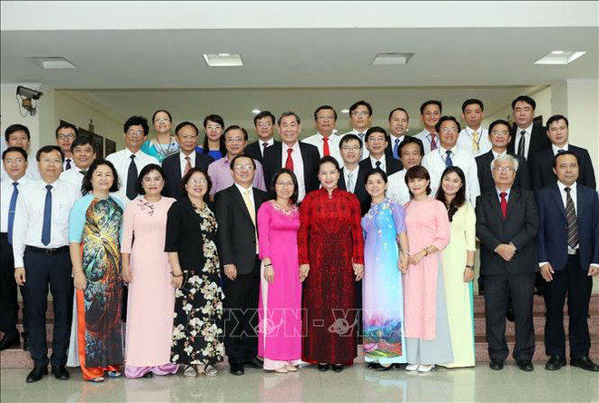 国会主席阮氏金银:胡志明市国家大学城为越南青年公民提供示范性的高等教育环境 ảnh 2 国会主席阮氏金银:胡志明市国家大学城为越南青年公民提供示范性的高等教育环境 ảnh 2