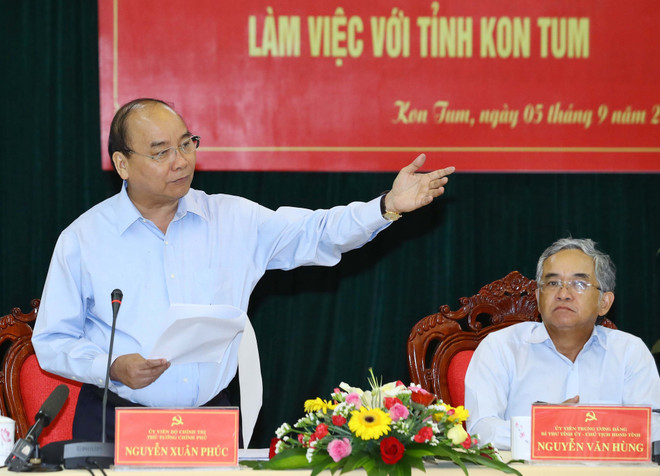 阮春福总理与昆嵩省领导举行工作会议 ảnh 1 阮春福总理与昆嵩省领导举行工作会议 ảnh 1