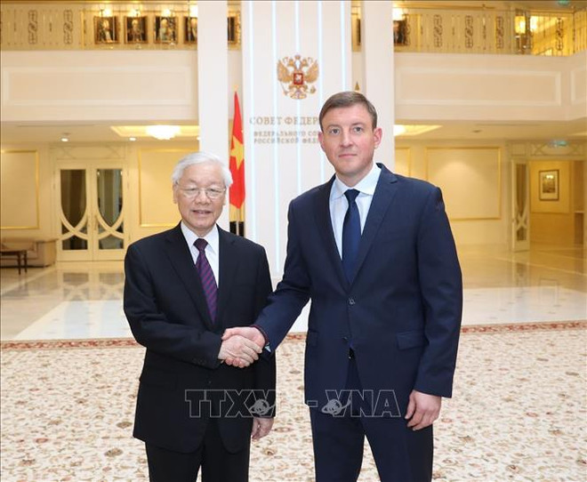 越共中央总书记阮富仲会见俄罗斯联邦委员会副主席 ảnh 1 越共中央总书记阮富仲会见俄罗斯联邦委员会副主席 ảnh 1