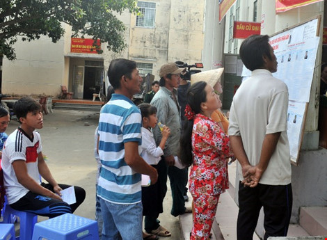 选举日临近:坚江省富国县土珠岛乡举行提前投票 ảnh 1 选举日临近:坚江省富国县土珠岛乡举行提前投票 ảnh 1