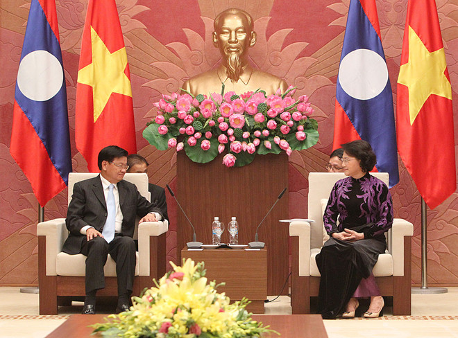 国会主席阮氏金银会见老挝总理通伦 ảnh 1 国会主席阮氏金银会见老挝总理通伦 ảnh 1