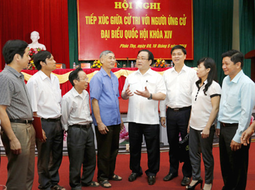 越南河内市委书记黄忠海会见河内市选民 ảnh 1 越南河内市委书记黄忠海会见河内市选民 ảnh 1