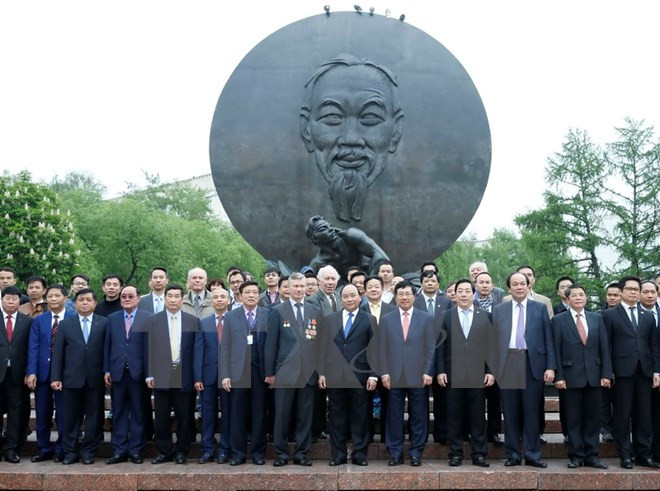 越南政府总理阮春福圆满结束对俄罗斯进行的正式访问 ảnh 1 越南政府总理阮春福圆满结束对俄罗斯进行的正式访问 ảnh 1