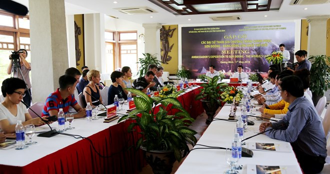 多国驻越大使参加“征服世界最大洞穴的山洞窟”活动 ảnh 1 多国驻越大使参加“征服世界最大洞穴的山洞窟”活动 ảnh 1