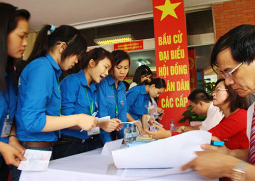 河内市青年选民喜迎新一届国会和各级人民议会换届选举 ảnh 1