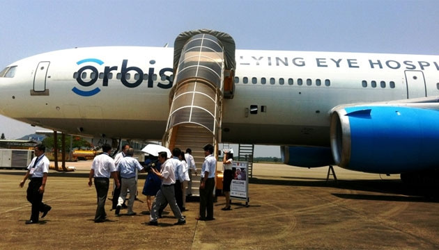 奥比斯眼科飞行医院为九龙江三角洲眼病患者免费手术治疗 ảnh 1 奥比斯眼科飞行医院为九龙江三角洲眼病患者免费手术治疗 ảnh 1