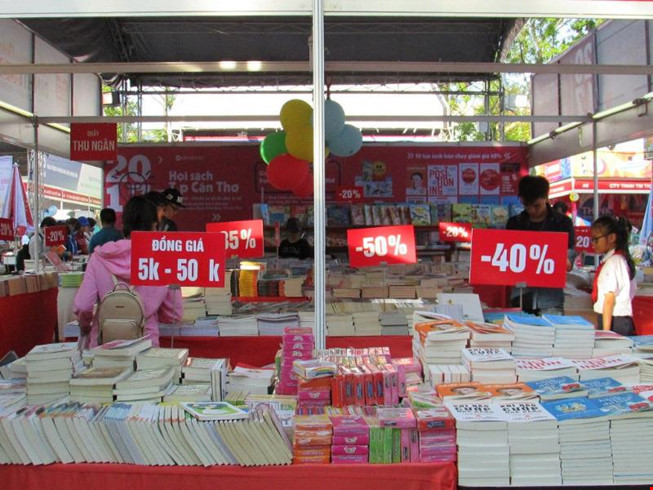 2017年第二次芹苴市书展闭幕 ảnh 1