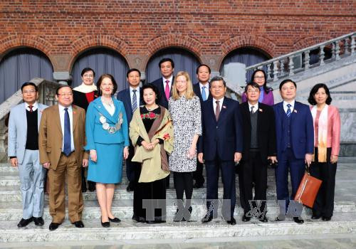 越南国会主席阮氏金银会见瑞典斯德哥尔摩市市长 ảnh 2 越南国会主席阮氏金银会见瑞典斯德哥尔摩市市长 ảnh 2