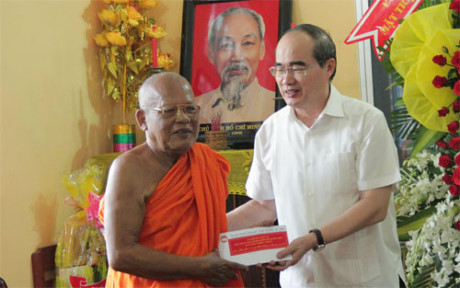 阮善仁向高棉族同胞致以新年祝福 ảnh 1