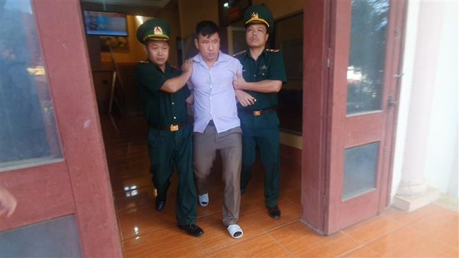 老街省边防部队成功破获跨省贩毒团伙 缴获近10公斤冰毒 ảnh 2