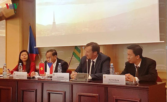 芹苴市代表团赴捷克了解经贸合作机会 ảnh 1 芹苴市代表团赴捷克了解经贸合作机会 ảnh 1