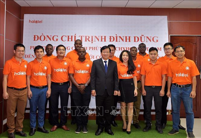 越南政府副总理郑廷勇会见坦桑尼亚总理马贾利瓦 ảnh 2