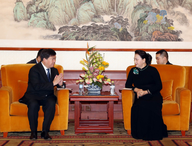 阮氏金银访华:造访越南驻华大使馆 ảnh 3 阮氏金银访华:造访越南驻华大使馆 ảnh 3