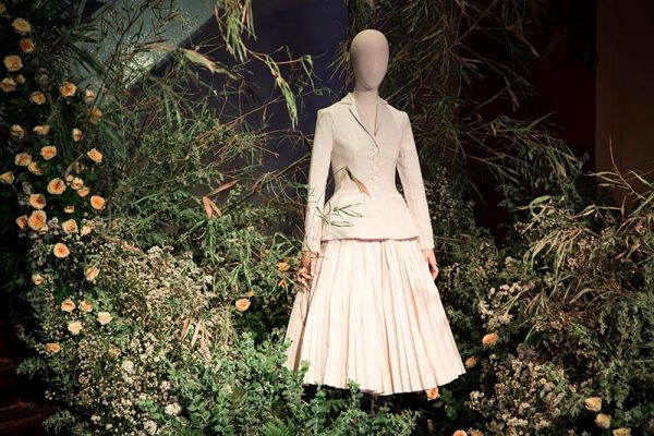 “往日之美”时装展览会推崇不同时代的时装风格 ảnh 1 “往日之美”时装展览会推崇不同时代的时装风格 ảnh 1