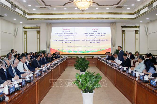 胡志明市领导会见越南欧洲商会领导与企业代表 ảnh 1 胡志明市领导会见越南欧洲商会领导与企业代表 ảnh 1