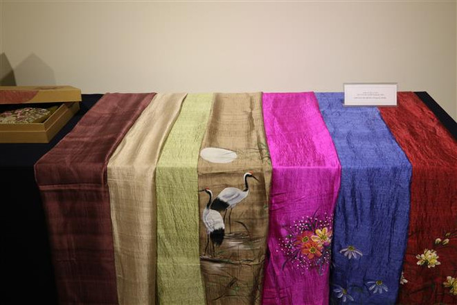 越南土锦与丝绸展览会在韩国举行 ảnh 1