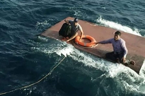 成功营救海上遇险油船 ảnh 1