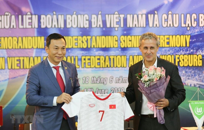 首位越南人当选亚足联竞赛委员会主席 ảnh 1 首位越南人当选亚足联竞赛委员会主席 ảnh 1