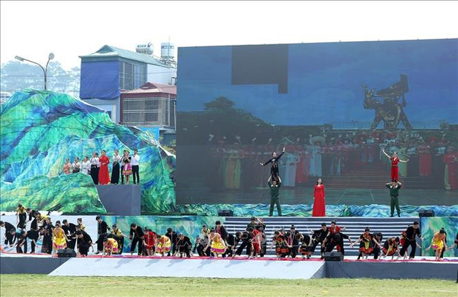 奠边省隆重举行奠边府大捷65周年庆典 ảnh 5 奠边省隆重举行奠边府大捷65周年庆典 ảnh 5