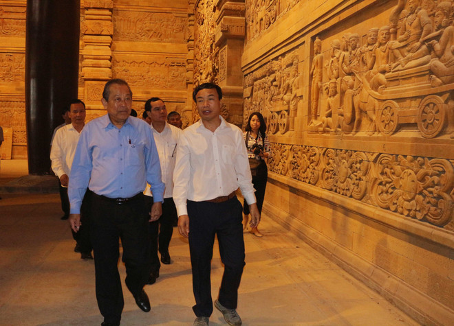 政府常务副总理张和平赴河南省考察2019年联合国卫塞节准备工作 ảnh 2 政府常务副总理张和平赴河南省考察2019年联合国卫塞节准备工作 ảnh 2