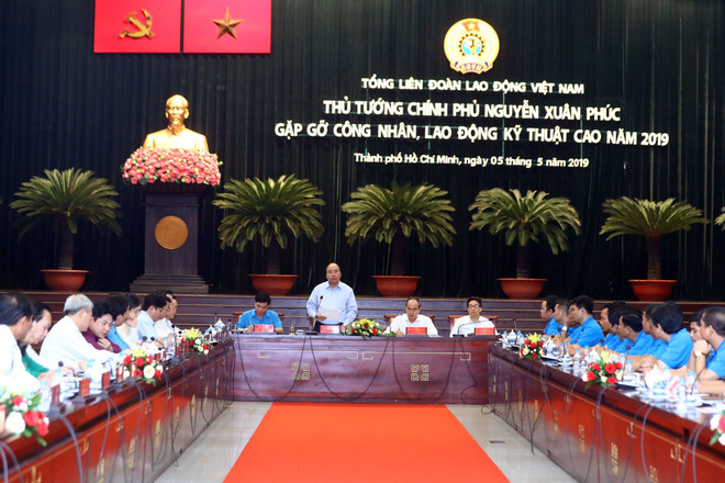 政府总理阮春福与高技术劳工进行对话 ảnh 1 政府总理阮春福与高技术劳工进行对话 ảnh 1