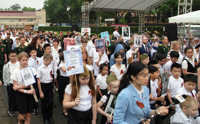 1000多名代表参与苏联“不朽军团”纪念活动 ảnh 2 1000多名代表参与苏联“不朽军团”纪念活动 ảnh 2