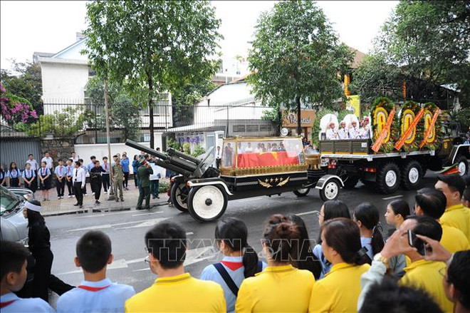原国家主席黎德英大将灵柩专机抵达胡志明市 ảnh 2 原国家主席黎德英大将灵柩专机抵达胡志明市 ảnh 2