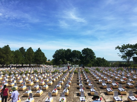 在老挝牺牲的26位烈士在九号公路国家烈士陵园安息 ảnh 1