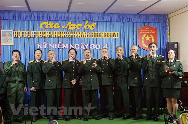 越南南方解放、国家统一44周年系列庆祝活动在捷克隆重举行 ảnh 1