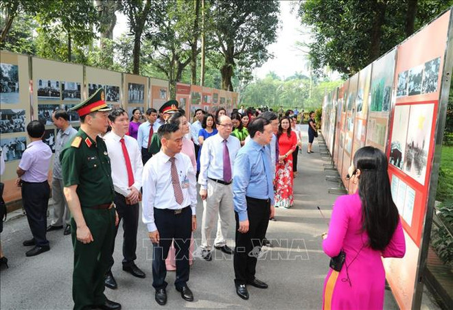 胡志明主席专题展活动在主席府举行 ảnh 2 胡志明主席专题展活动在主席府举行 ảnh 2
