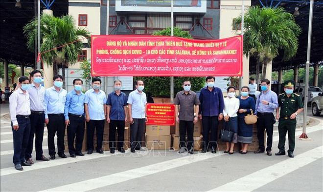 承天顺化省向老挝沙湾拿吉省提供医疗设备和物资 ảnh 1 承天顺化省向老挝沙湾拿吉省提供医疗设备和物资 ảnh 1